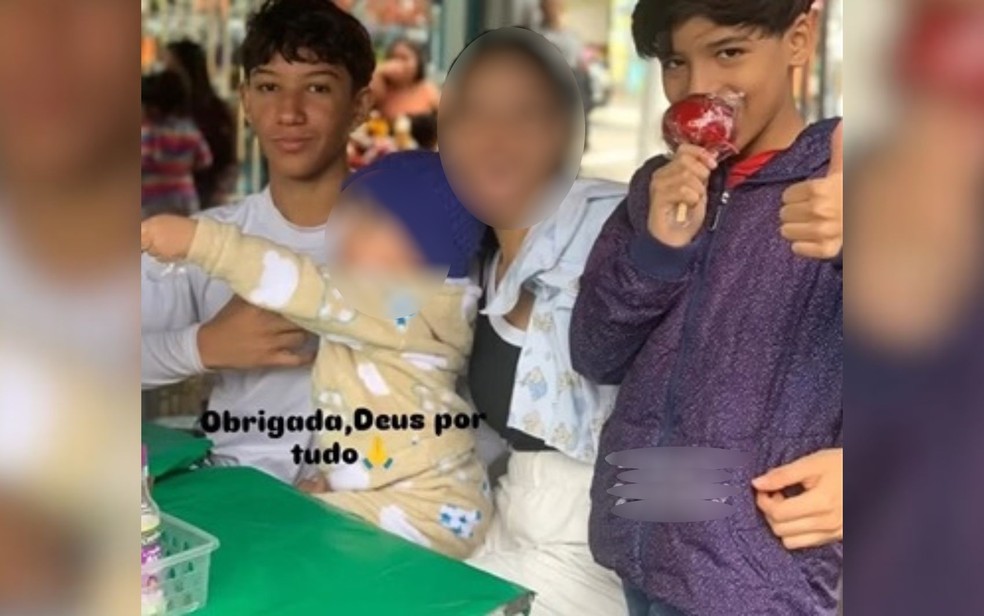 Edineia e Gastones postavam declara&ccedil;&otilde;es de amor pelos filhos. Na imagem, os meninos Elizeu, de 14 anos, e Ananias , de 9 anos, que tamb&eacute;m morreram no acidente &mdash; Foto: Reprodu&ccedil;&atilde;o/ perfil do Instagram de Edineide Marques dos Santos