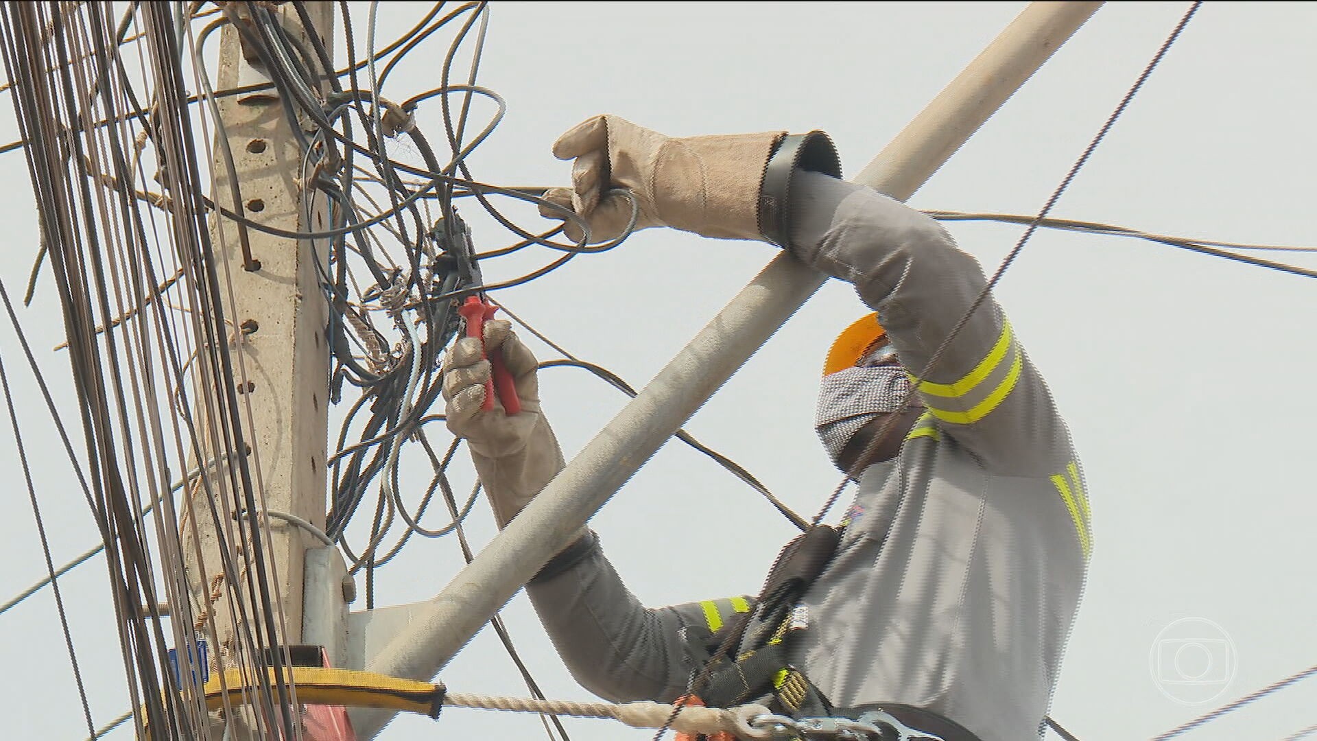 Falta de luz: brasileiros registram mais de 5 milhões de queixas contra distribuidoras de energia elétrica em 2024