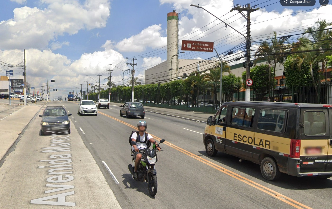 Placas para o Autódromo de Interlagos se alastram por SP e viram piada na internet: 'Medo de acordar e ter no meu quarto'