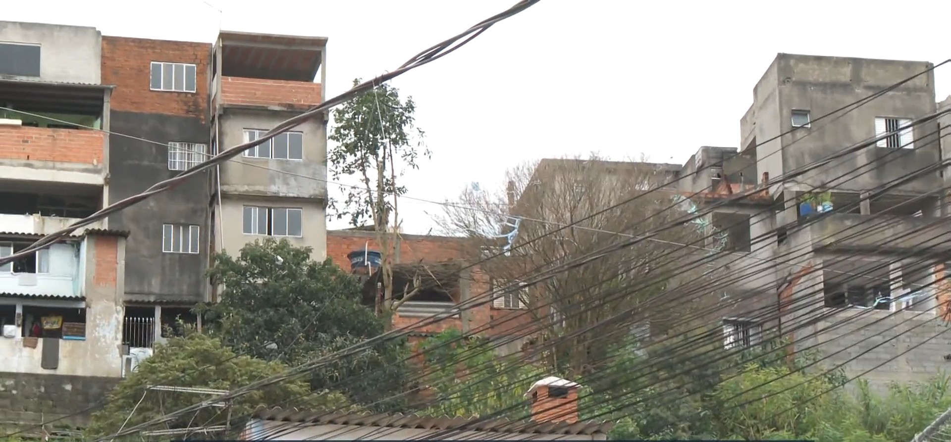 Famílias que vivem em área de risco na Zona Leste de SP criticam auxílio-aluguel de R$ 600 oferecido pela prefeitura