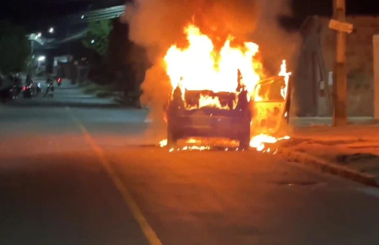 Motociclista morre após ser atingido por carro que avançou cruzamento no Amazonas