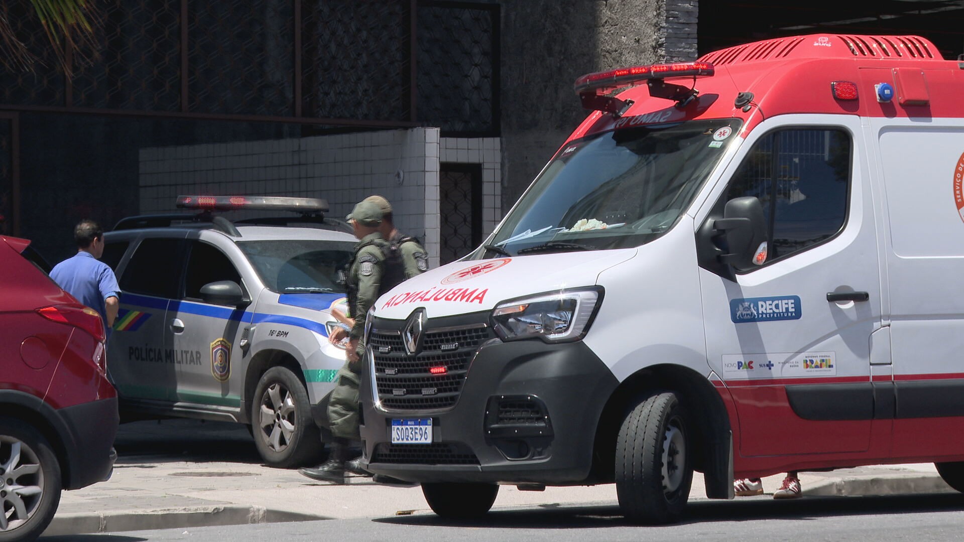 PM aposentado e secretário municipal de Calumbi é preso por espancar esposa com bastão no Recife; vítima faz tratamento de câncer