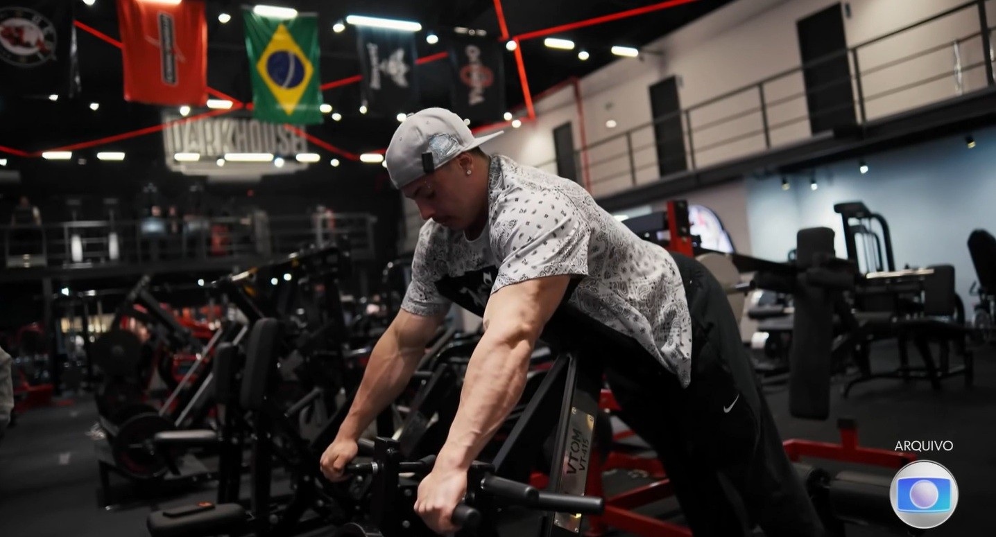 Venda de anabolizantes no Brasil cresce 700% em sete anos e acende alerta após morte de influencer