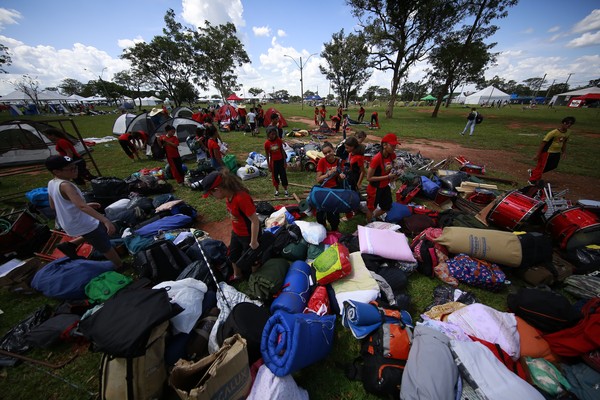 Parque do Peão se transforma em cidade de barracas com mais de 26 mil  acampantes