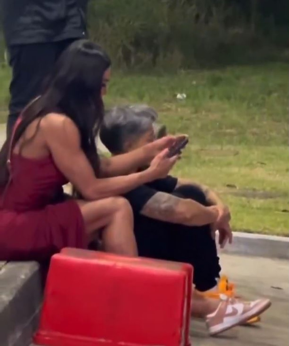 Gracyanne Barbosa e a irmã — Foto: Reprodução