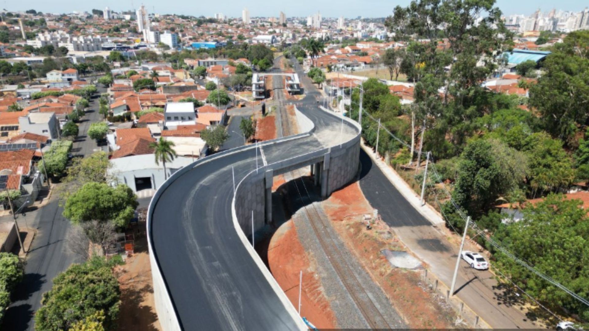 Viaduto rodoviário no Jardim Conceição é inaugurado em Rio Preto 