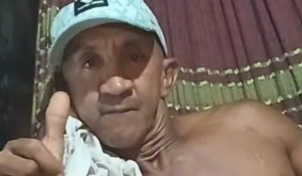 Raimundo da Silva dos Santos, de 47 anos, desapareceu após ser empurrado dentro do Rio Solimões, no porto de Manacapuru. — Foto: Foto: Reprodução/Redes Sociais