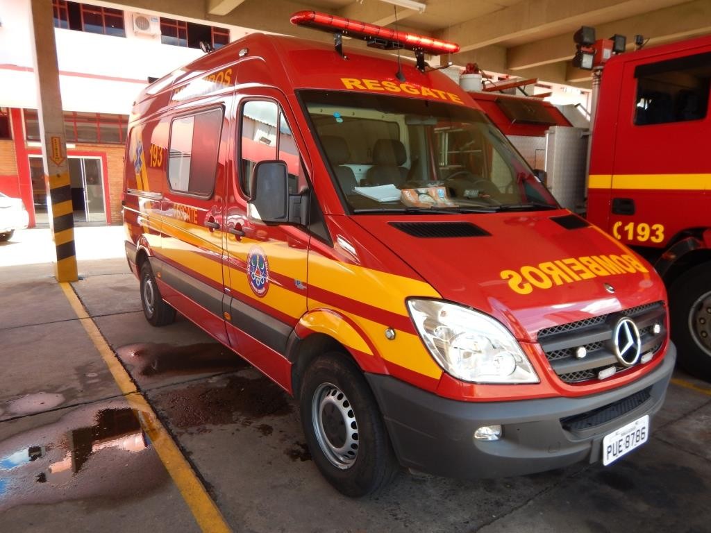 Idosa de 77 anos é atropelada na Avenida Alexandrino Alves Vieira em Uberlândia