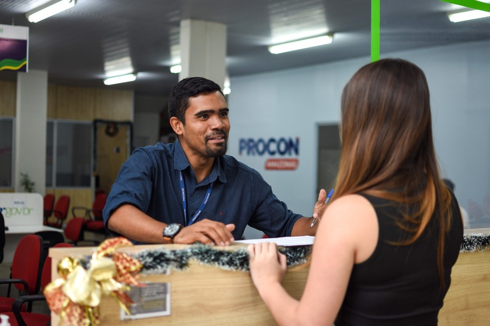Procon-AM realiza 'Feir&atilde;o Limpa Nome' para renegocia&ccedil;&atilde;o de d&iacute;vidas de &aacute;gua  e luz em Manaus | Amazonas | G1