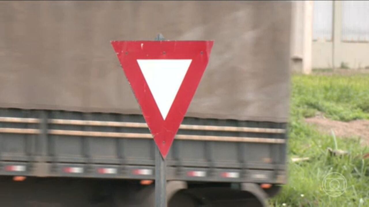 PRF testa conhecimento de motoristas sobre sinalização nas rodovias de ...