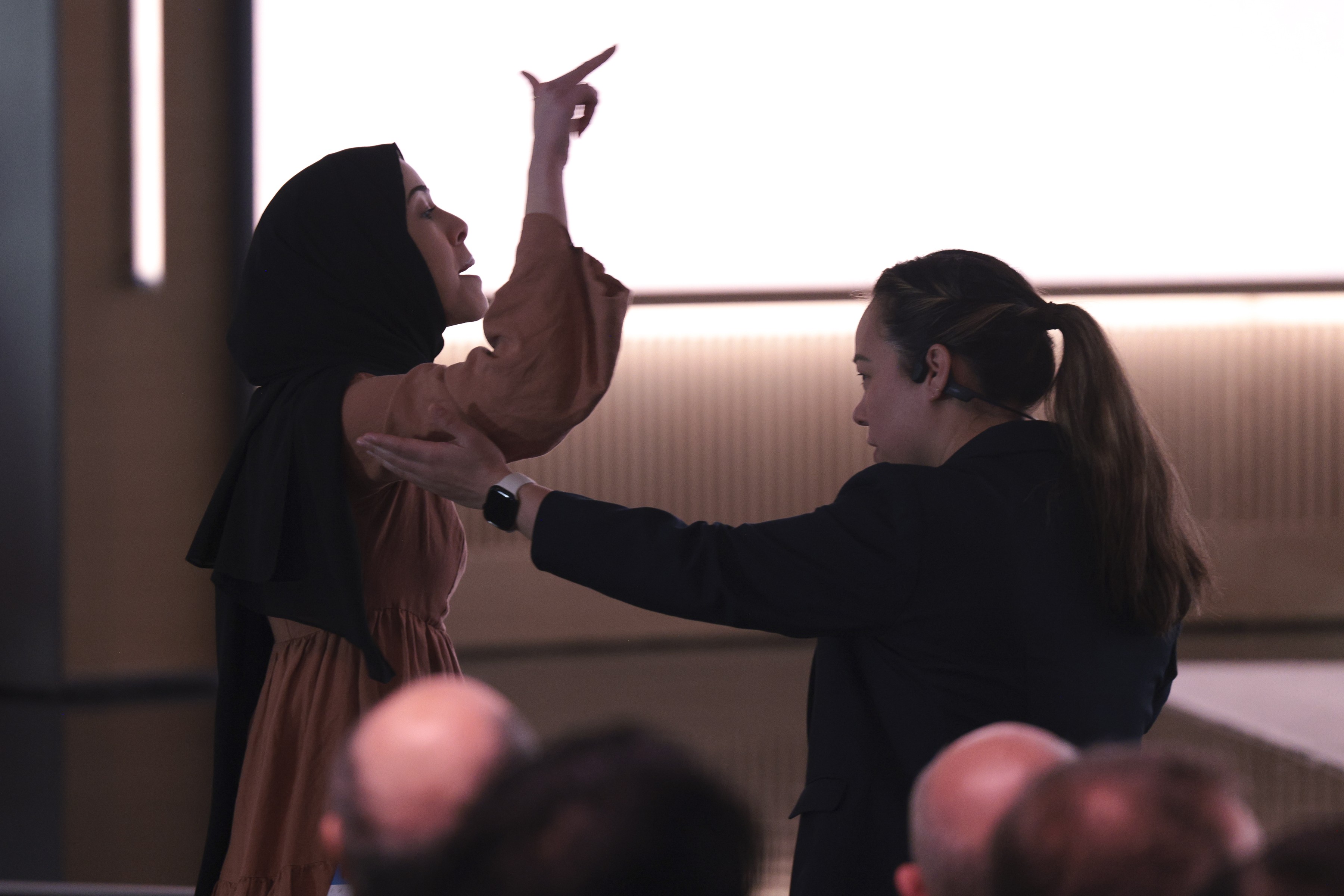Funcionárias da Microsoft são demitidas após confrontarem executivos em evento de aniversário