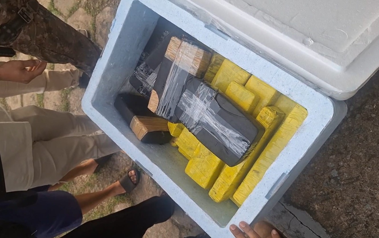 Mais de 30kg de maconha são apreendidos dentro de carro no interior do MA; um suspeito foi preso