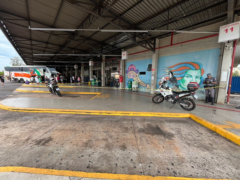 Mulher é esfaqueada em área do Terminal Rodoviário, em Presidente Prudente (SP) — Foto: Marcos Tadeu/TV Fronteira
