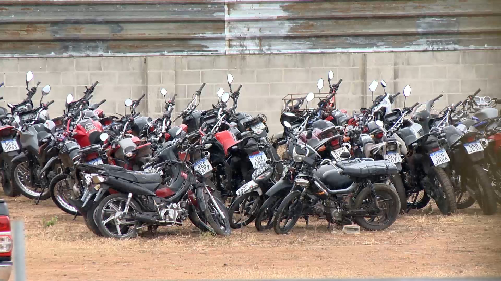 Criminosos armados rendem funcionários e roubam 12 motos de pátio do Detran em Cariacica