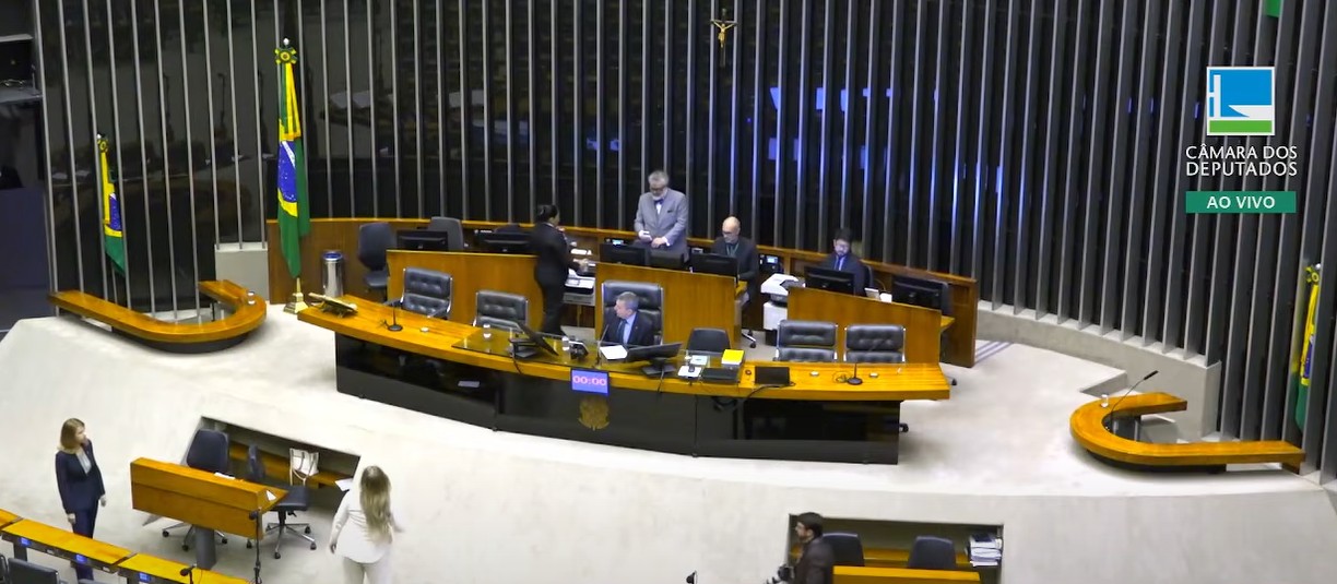 Câmara debate PEC da Blindagem nesta quarta-feira