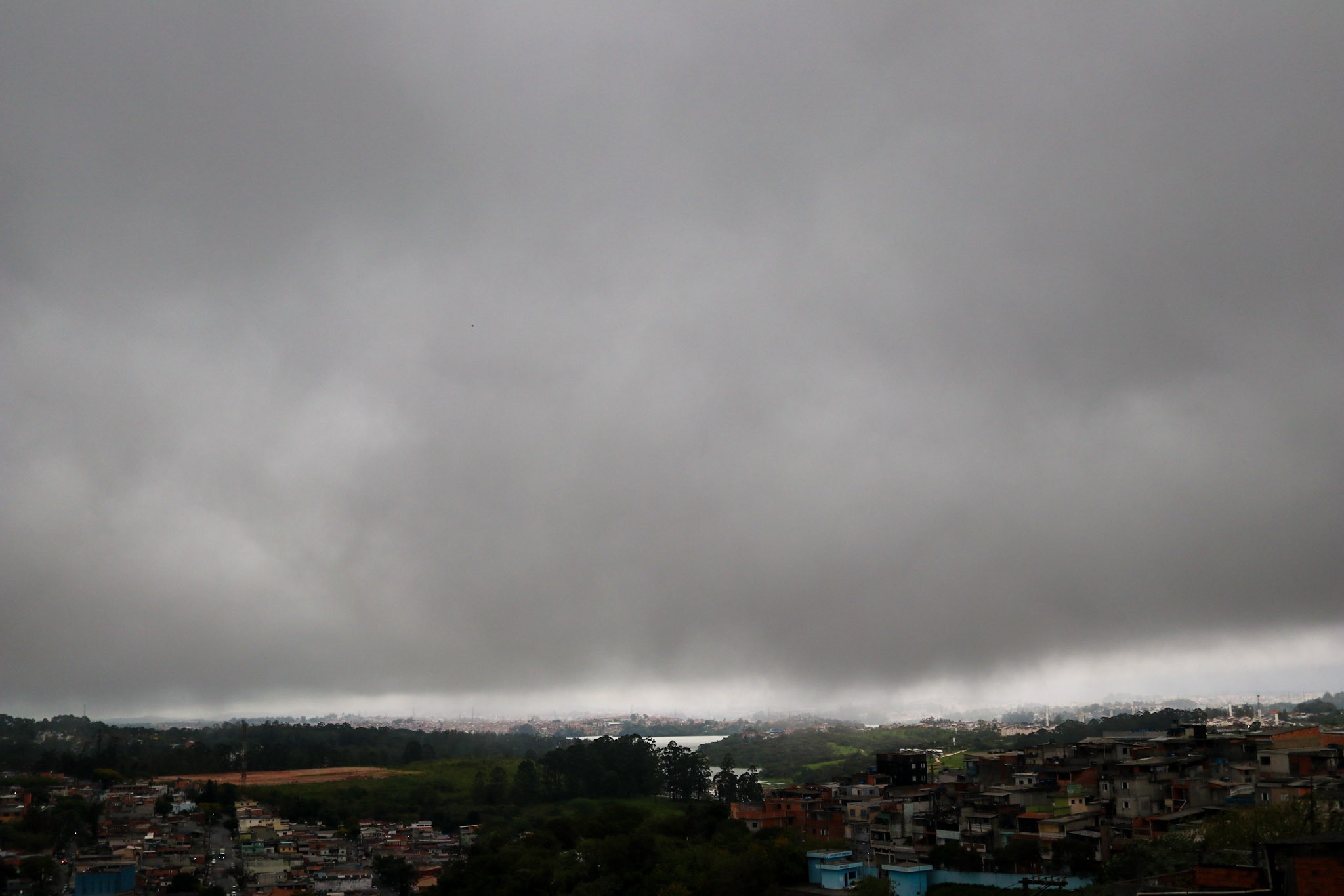 Defesa Civil emite alerta severo para chuva forte na Grande SP; capital entra em estado de atenção para alagamentos