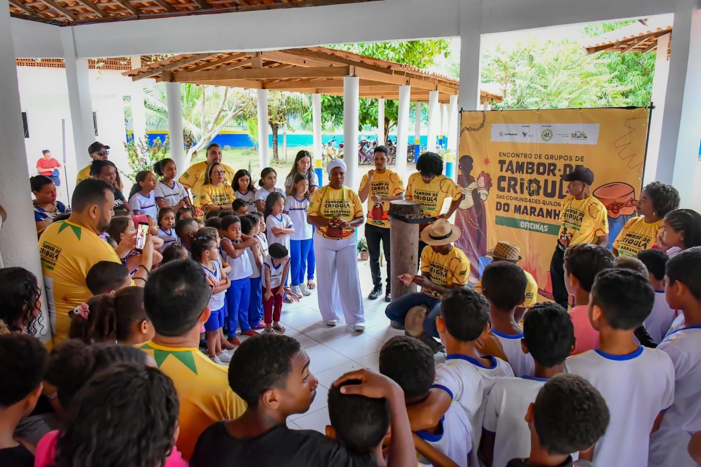 Oficinas de Tambor de Crioula encantam estudantes em Anajatuba e Itapecuru Mirim