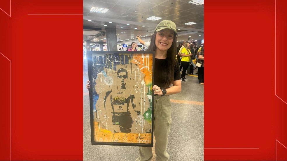 Camila Vane fez quadro para presentear o atleta Caio Bonfim — Foto: Bruna Yamaguti/g1 DF