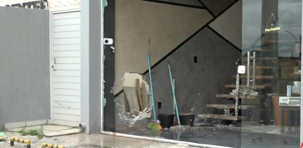 O acidente aconteceu durante a perseguição. — Foto: Reprodução/TV Bahia