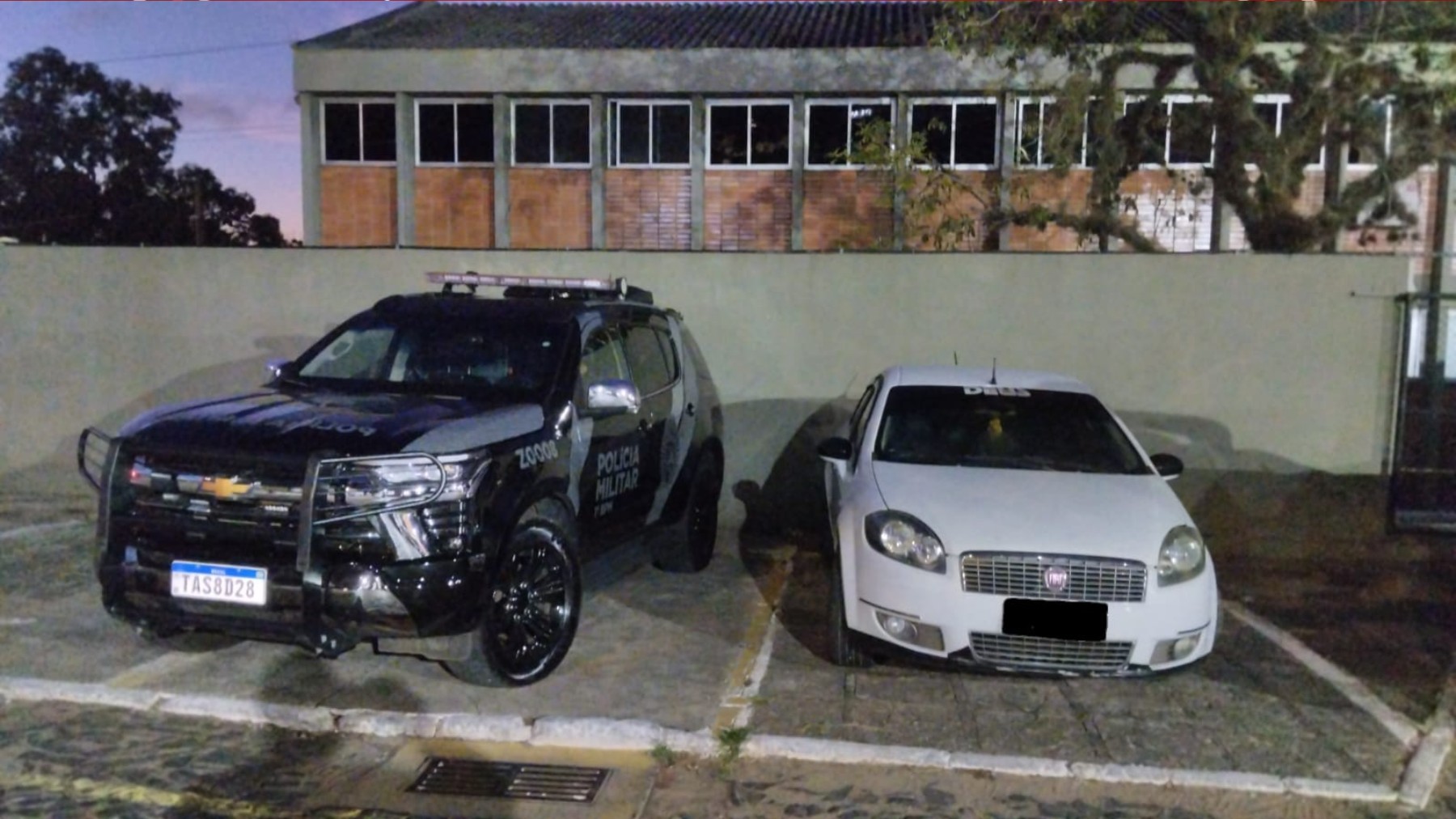 Homem é agredido, roubado e feito refém após marcar encontro pela internet no PR; ele fugiu pulando do carro em movimento 