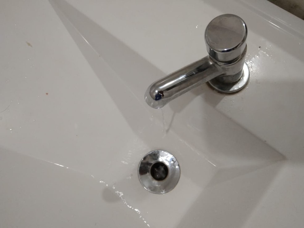 Fornecimento de água será interrompido em vários bairros de Petrolina — Foto: Emerson Rocha / G1 Petrolina