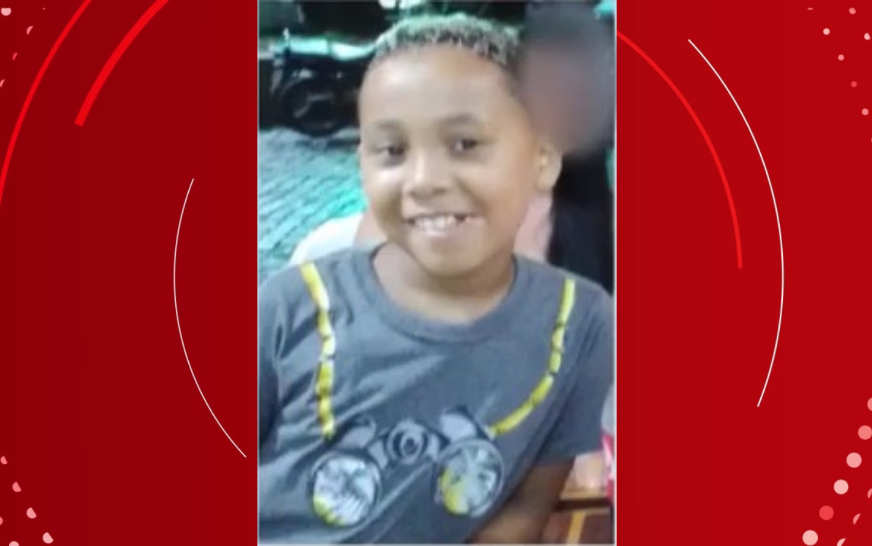 Menino de 6 anos morre após colidir bicicleta que pedalava com caçamba no sul da Bahia