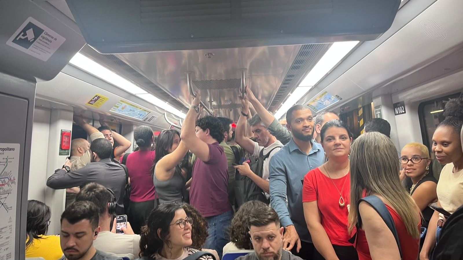 Monotrilho da Linha 17-Ouro tem falha no 1º dia de ampliação do horário em SP