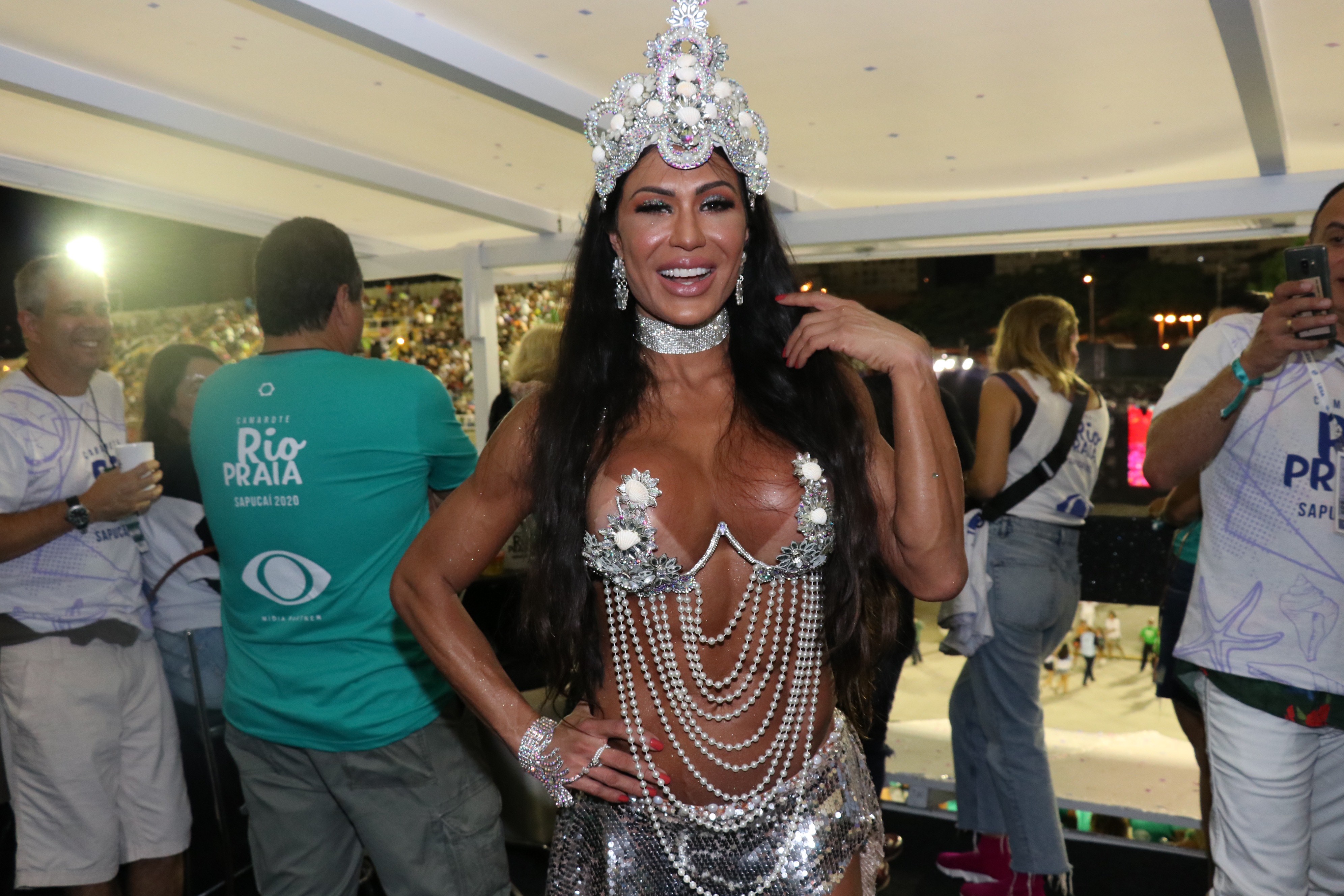 Gracyanne Barbosa será coroada Rainha do Alzirão antes da estreia do Brasil na Copa neste sábado