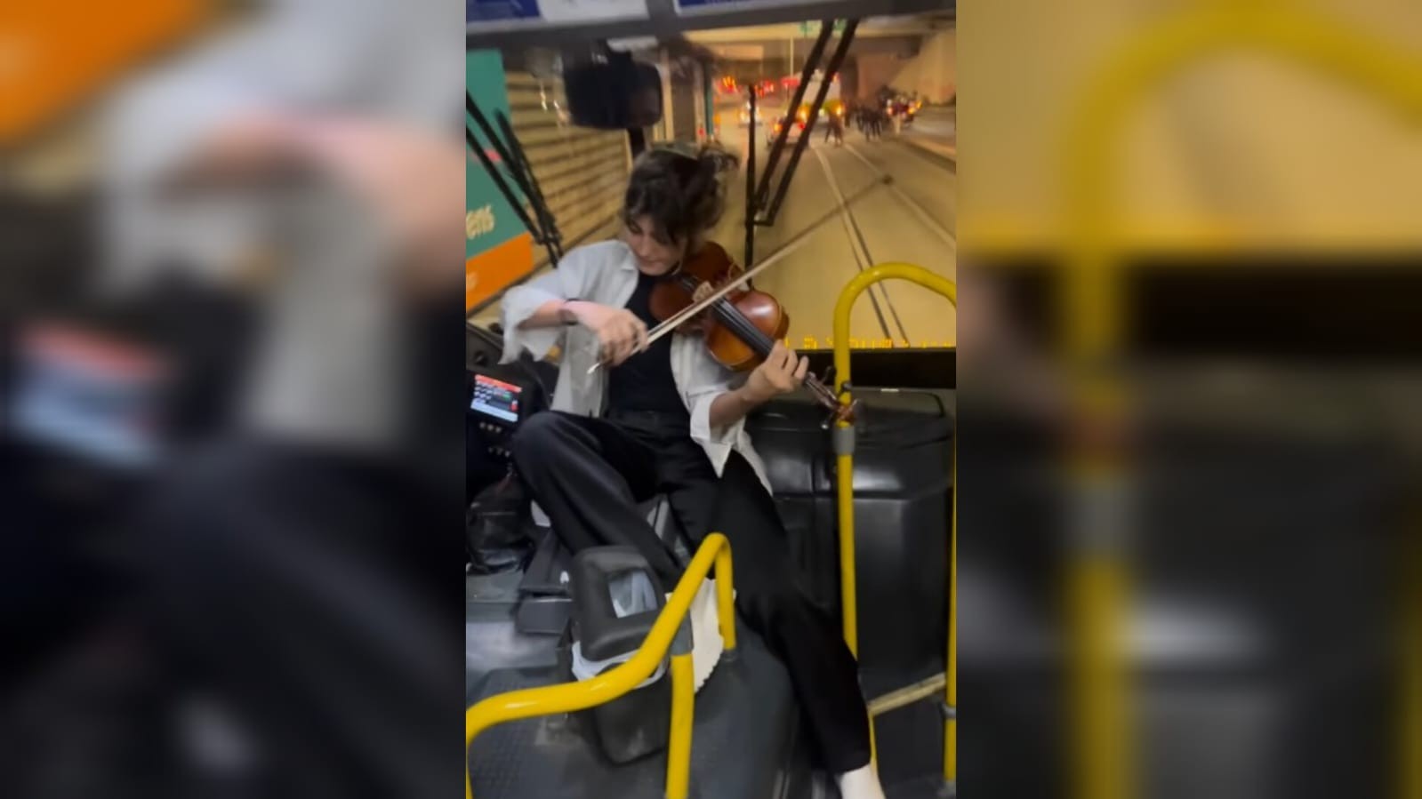 Violinista do interior de SP viraliza após apresentação durante viagem em ônibus de Belo Horizonte: 'Emocionante'