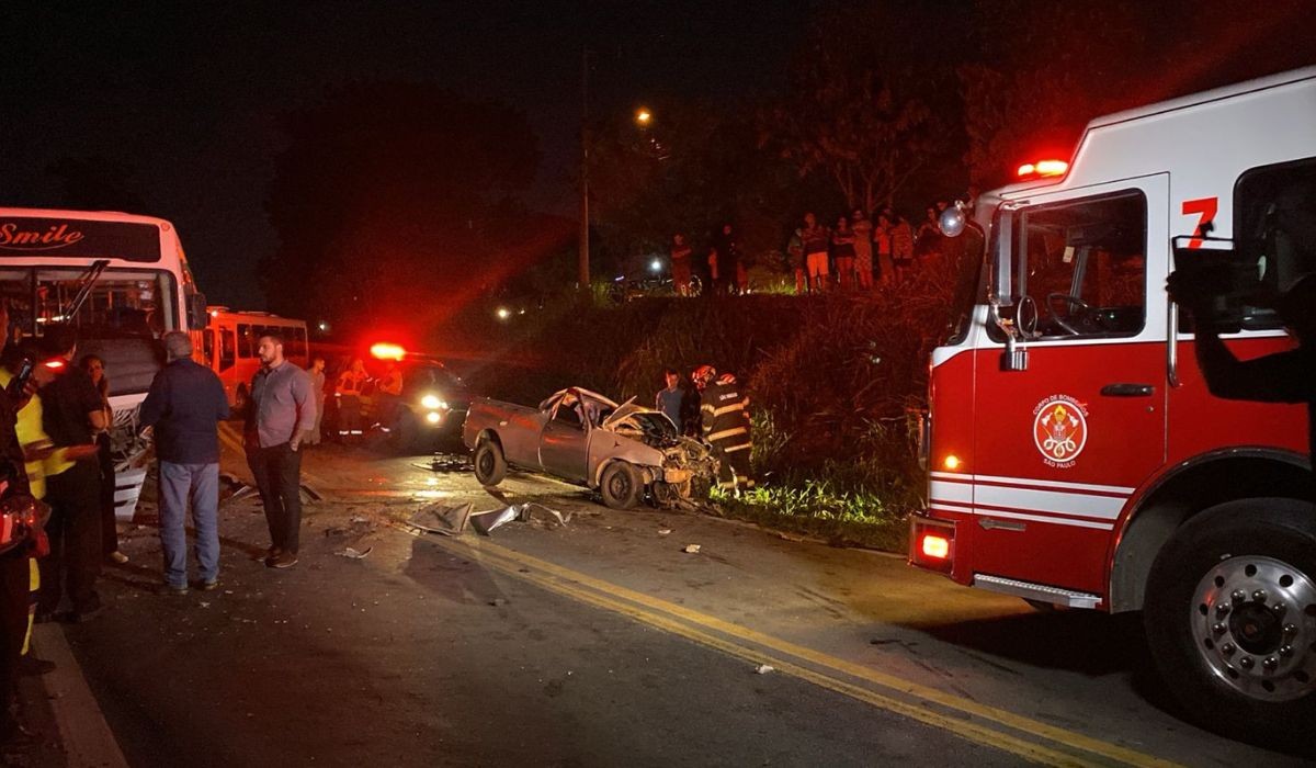 Motorista morre após colisão frontal com ônibus em rodovia de Campinas