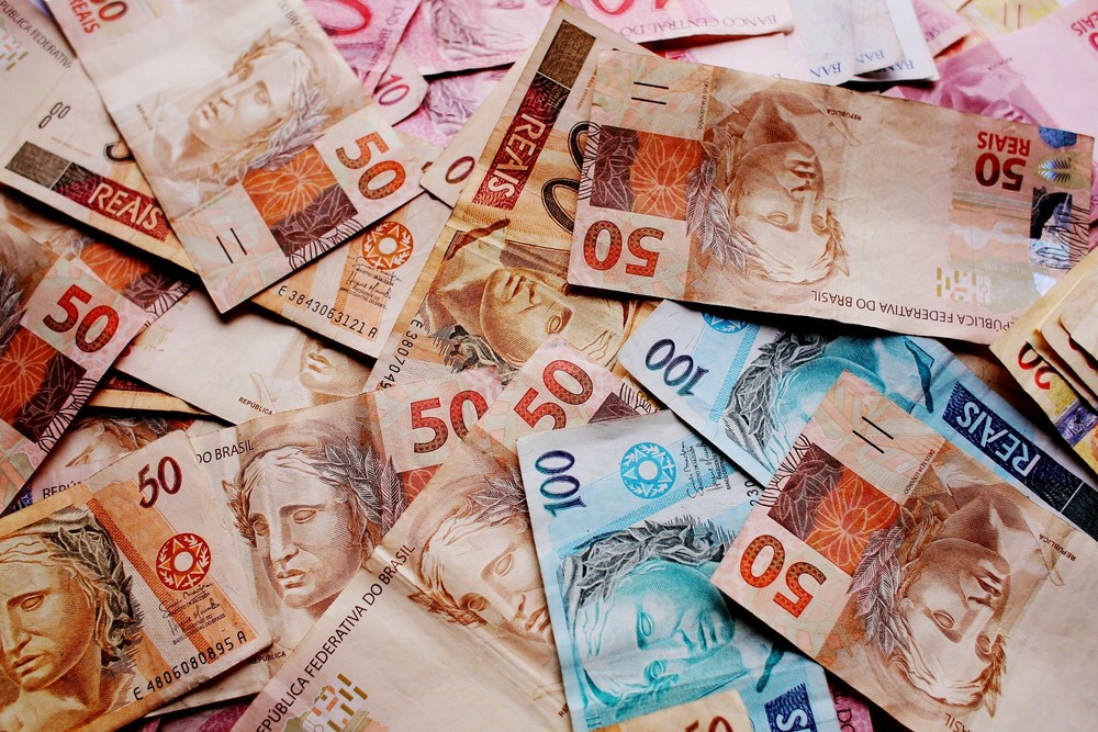 Os dados revelaram um cenário crítico de falta de planejamento financeiro e sobrecarga emocional.