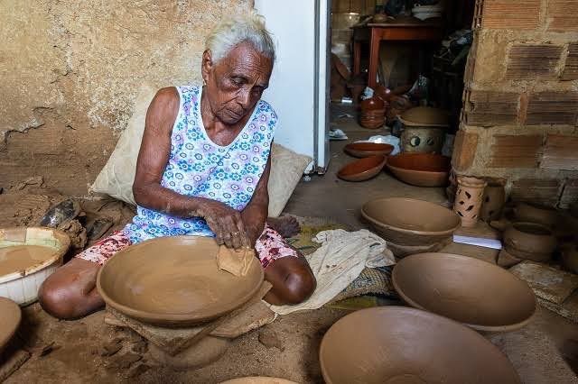 Morre aos 104 anos, a ceramista e sambadora Dona Cadu