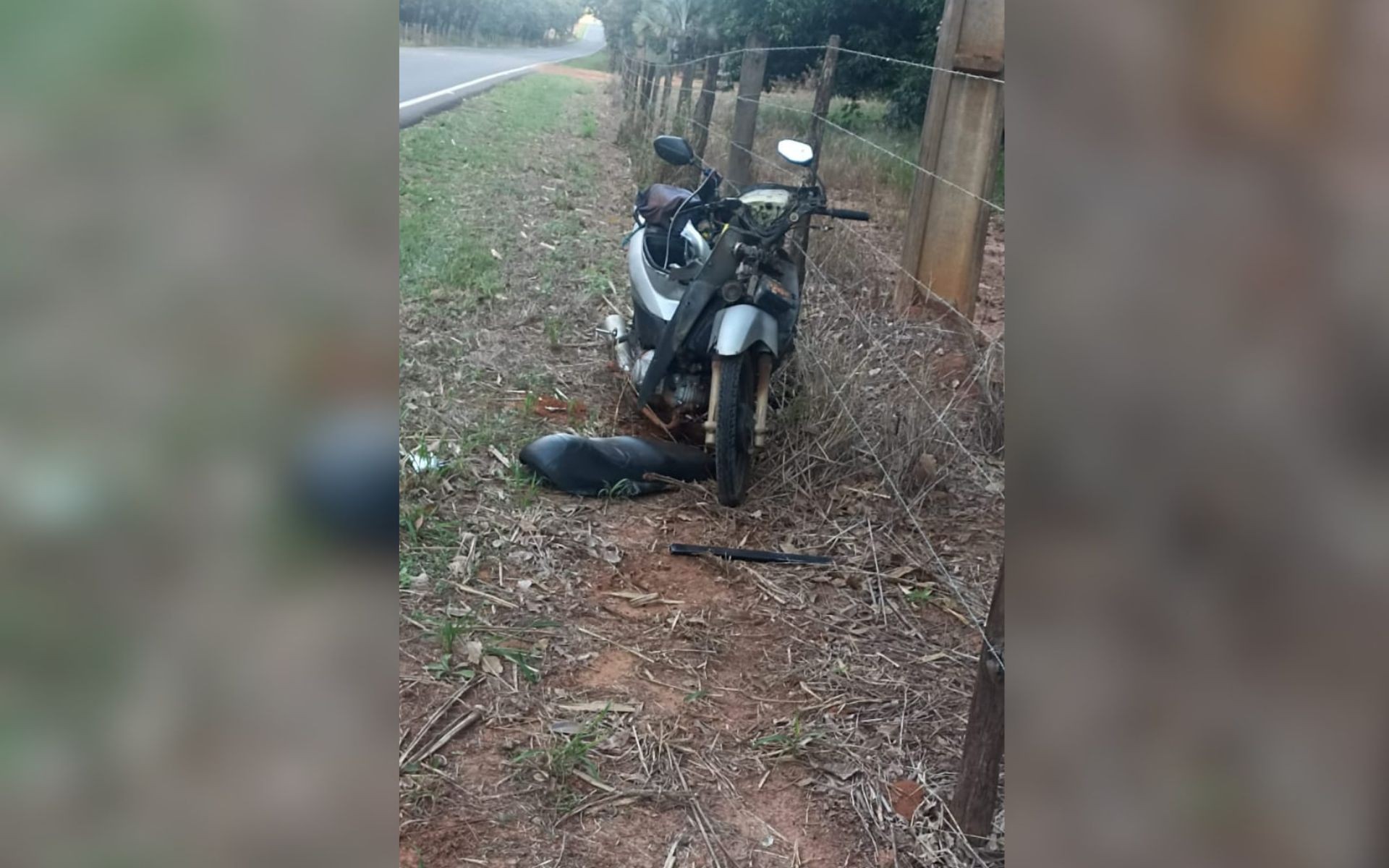 Seringueiro é entubado na UTI após carro invadir contramão e bater de frente com moto no interior de SP