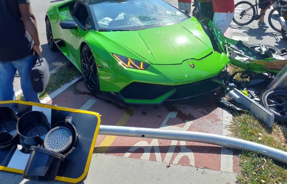 Motorista de Lamborghini persegue ladrão na avenida Faria Lima após assalto — Foto: TV Globo
