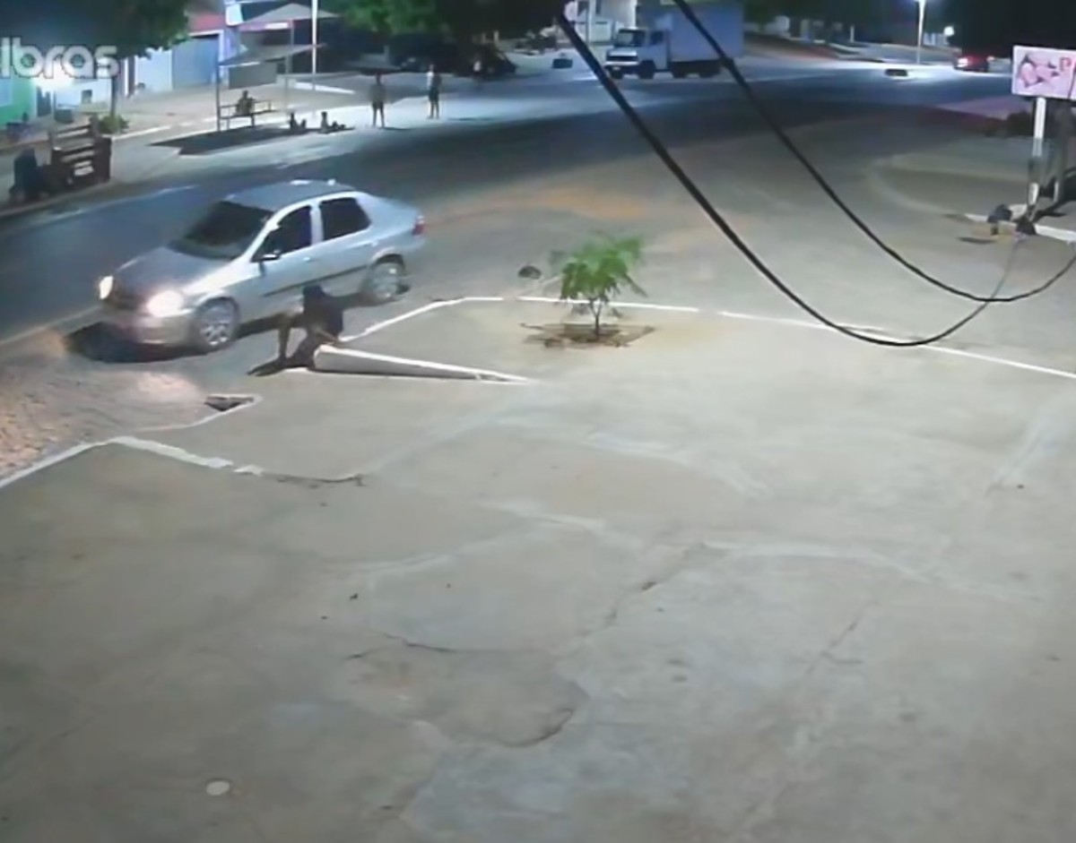 VÍDEO: Homem é preso suspeito de atropelar outro intencionalmente em cidade do oeste da Bahia 
