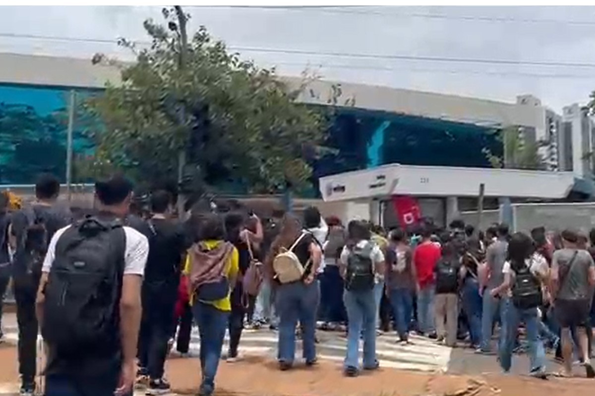 Enem 2025: candidatos chegam cedo para o 2º dia de prova em Campo Grande: '3 horas antes'