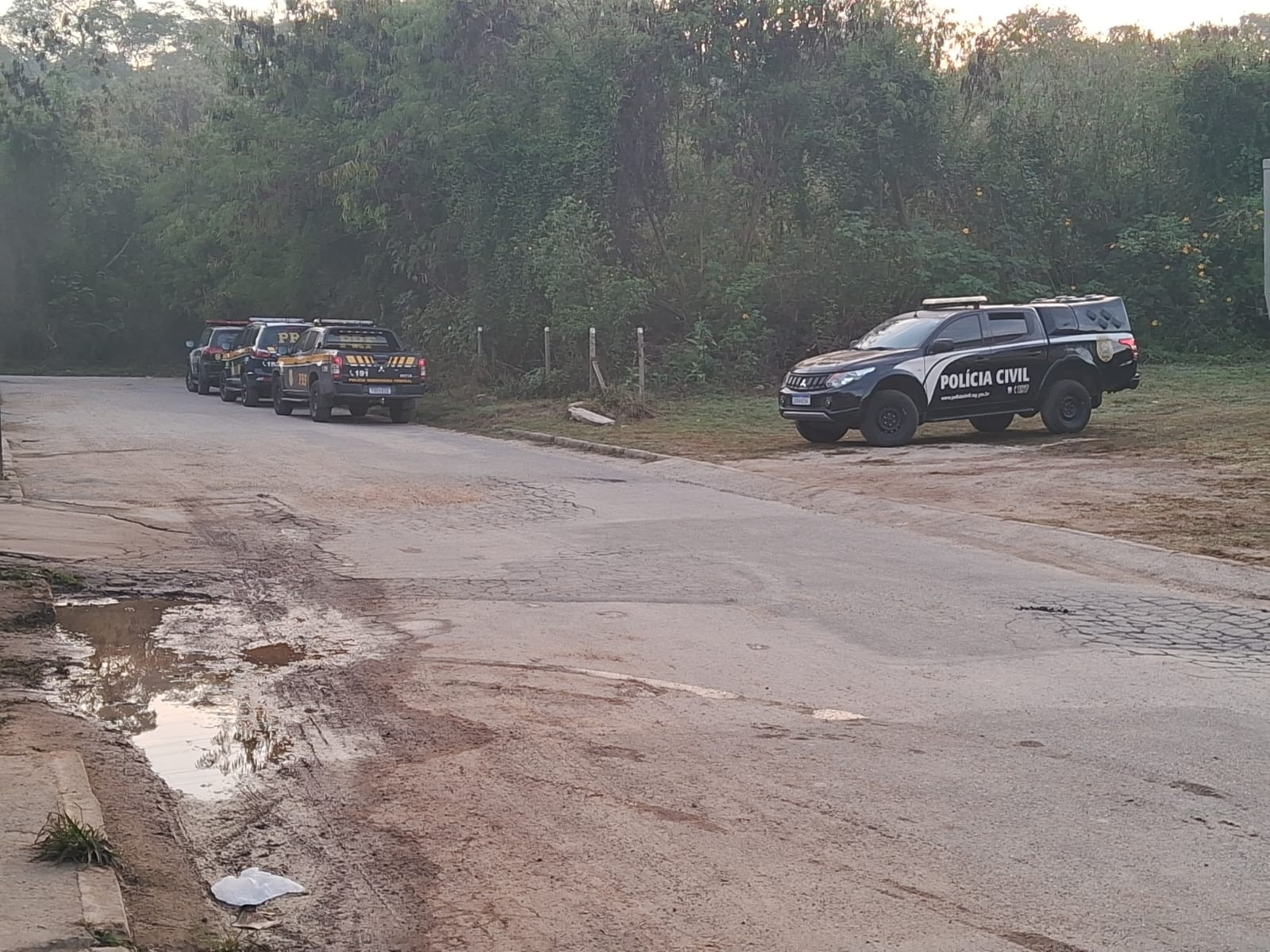 Influenciadores com mais de 430 mil seguidores são alvos de operação da Polícia Civil de MG contra manobras perigosas em via pública