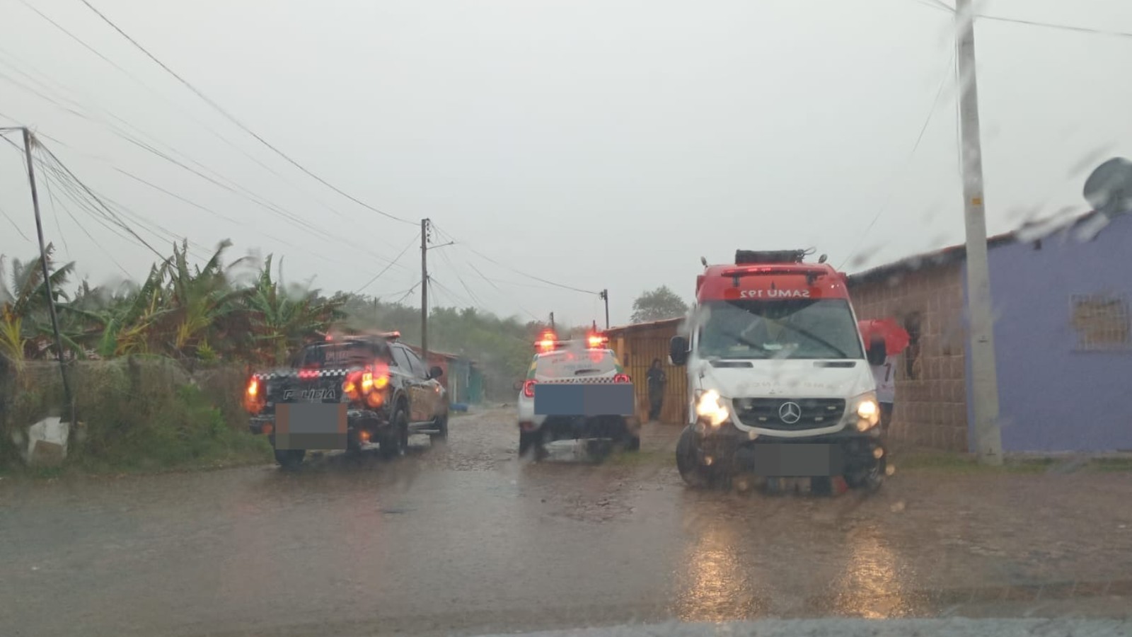 Adolescente morre eletrocutado após ser atingido por fio em rua no litoral do Piauí