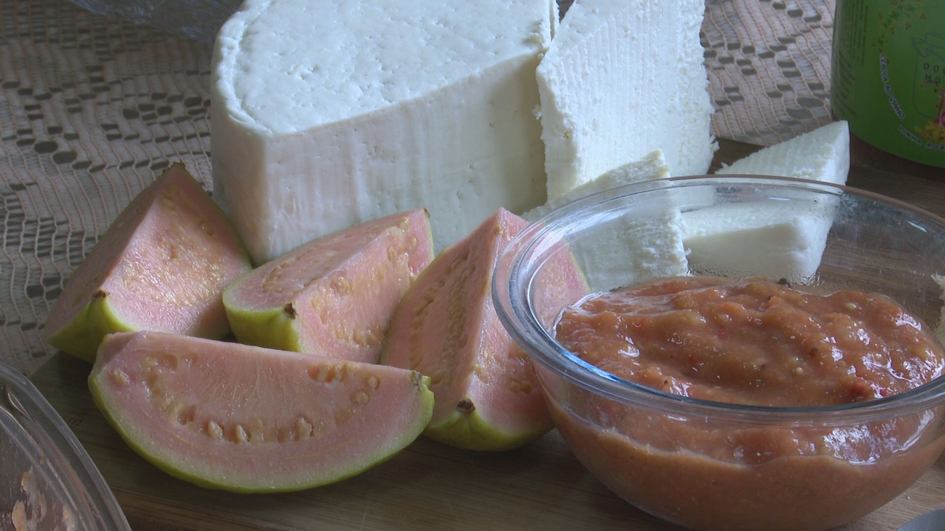 Antepasto de goiaba com especiarias: empreendedora ensina receita que combina com carnes, pães e queijos