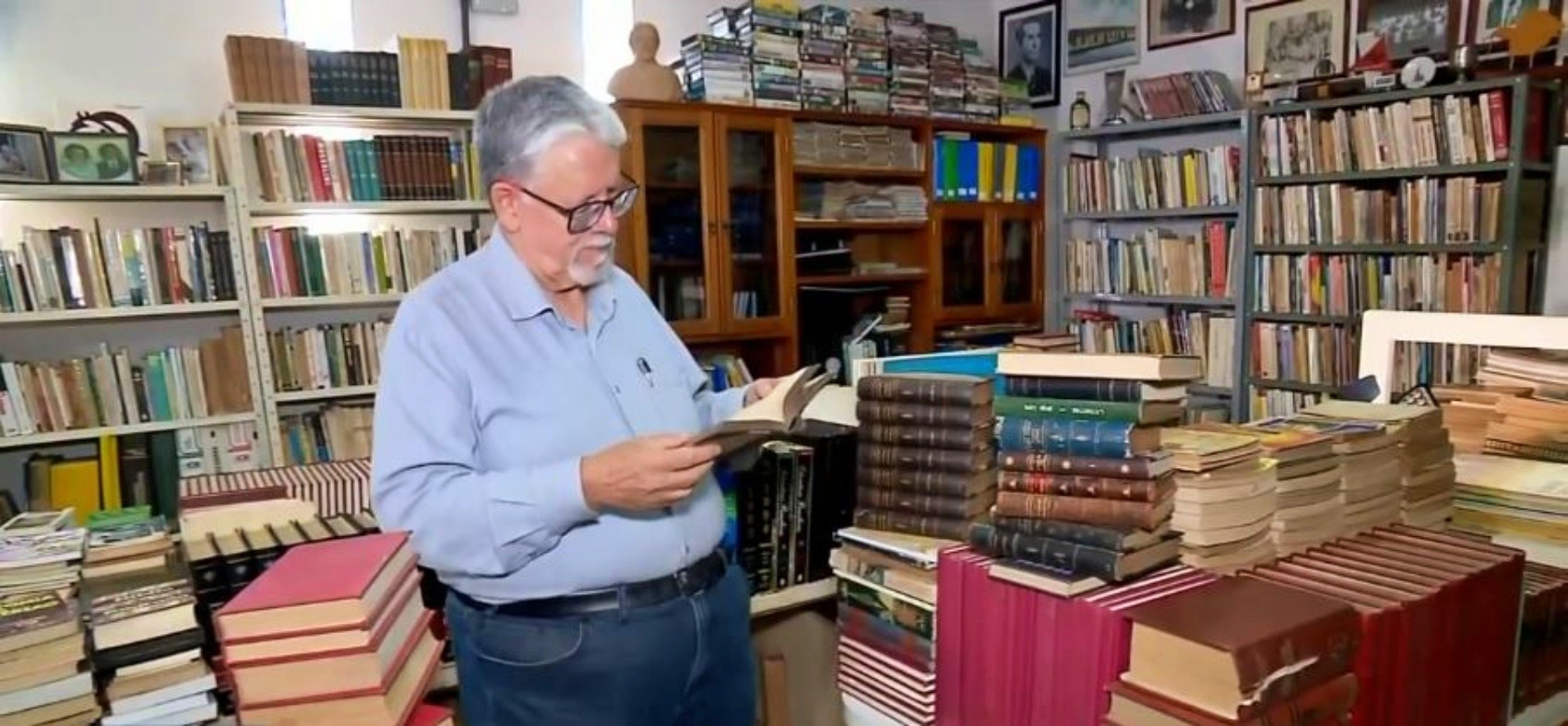Advogado distribui acervo com 20 mil livros para bibliotecas públicas em MG: 'Caminho bom é fazer o livro circular'