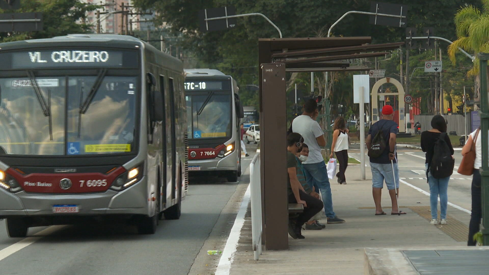 Justiça de SP suspende lei que libera ônibus com combustível fóssil até 2038; antiga meta prevê 50% da frota eletrificada até 2028