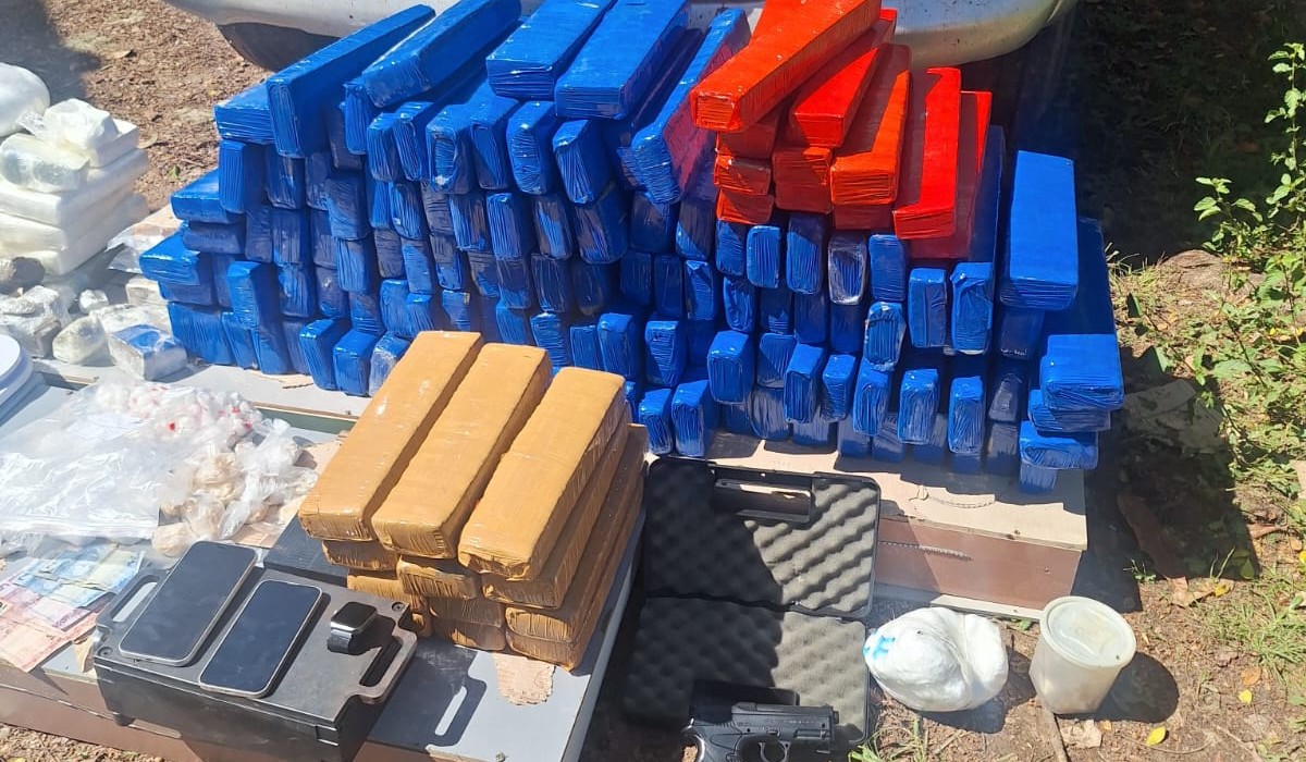 PM apreende quilos de cocaína e maconha em caminhonete em Piracicaba