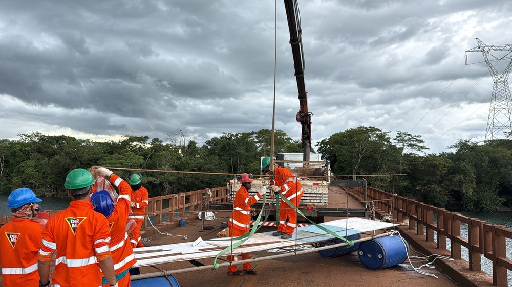Após rachaduras em pilares, ponte entre MG e SP é reforçada com anéis metálicos; entenda