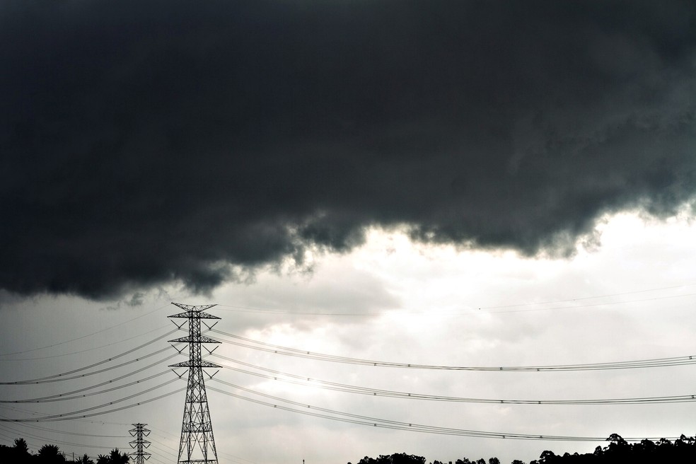 Céu encoberto na zona norte de São Paulo, em outubro de 2020. — Foto: ADRIANA TOFFETTI/A7 PRESS/ESTADÃO CONTEÚDO