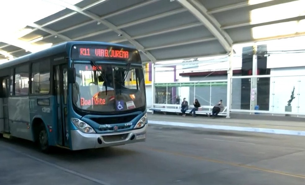 Como chegar até Multicoisas em Vitória de Ônibus?