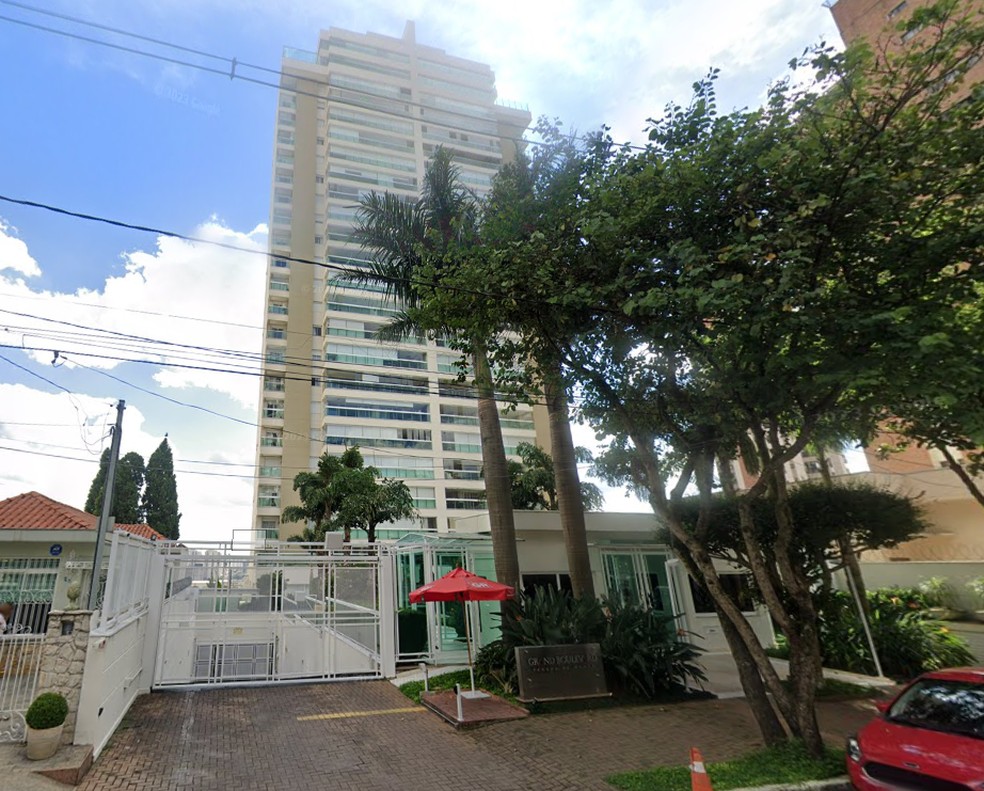 Fachada do condomínio na Zona Leste de SP — Foto: Reprodução/Google Street View