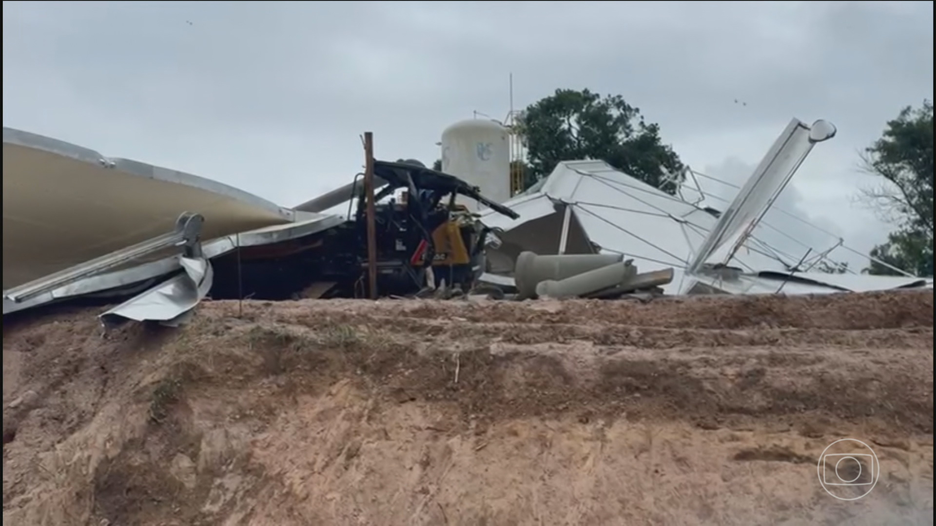 Rompimento de reservatório da Sabesp deixa uma pessoa morta e outras 10 feridas em São Paulo