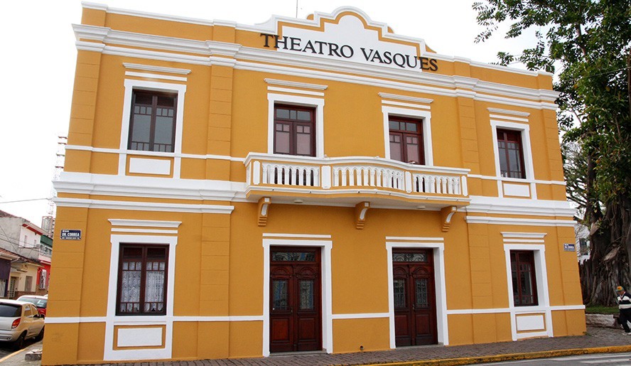 Entidades culturais reclamam da demora na retomada de atividades no Theatro Vasques depois de furto