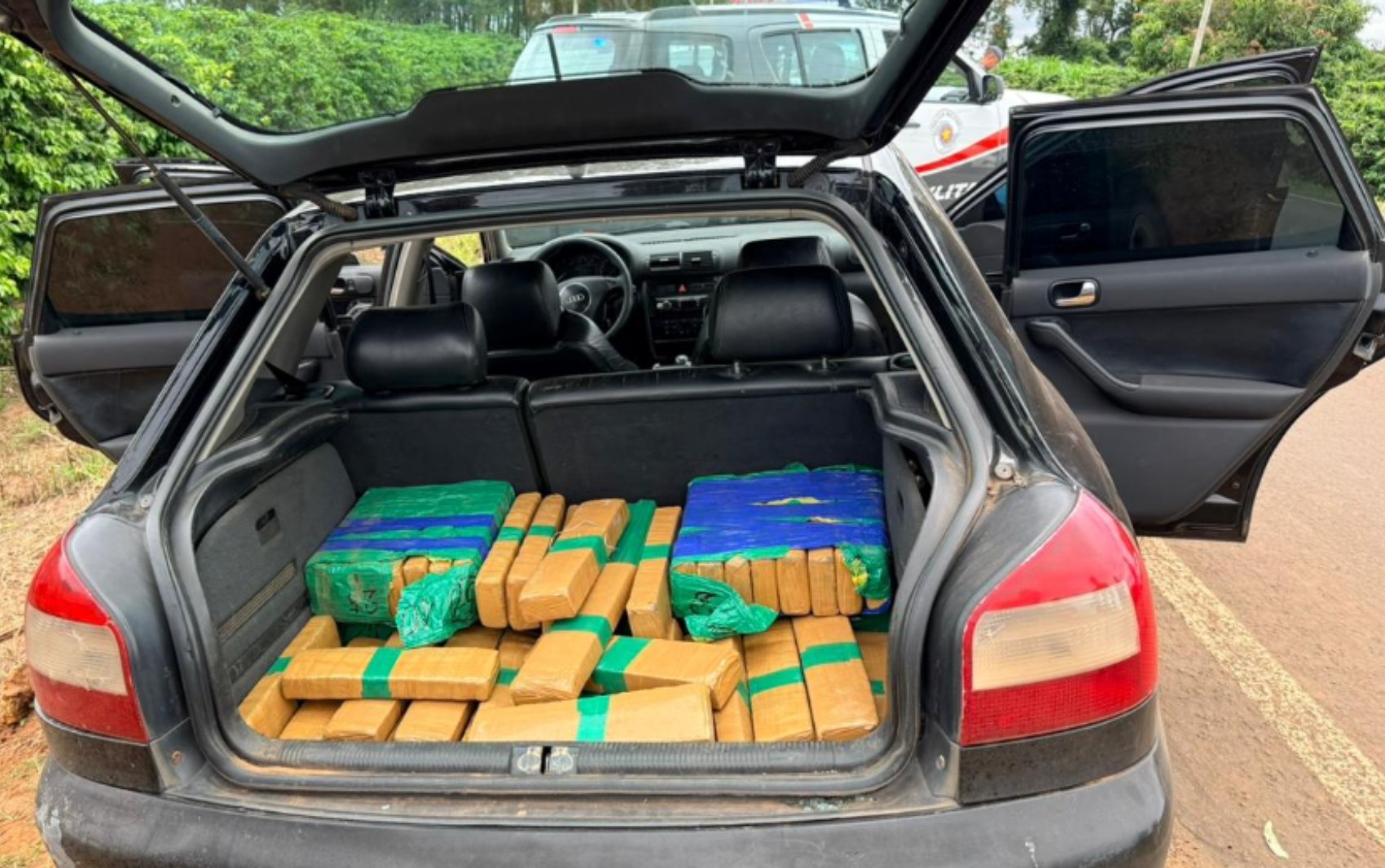 Homem é preso com 200 kg de maconha escondida dentro de carro após perseguição entre SP e MG