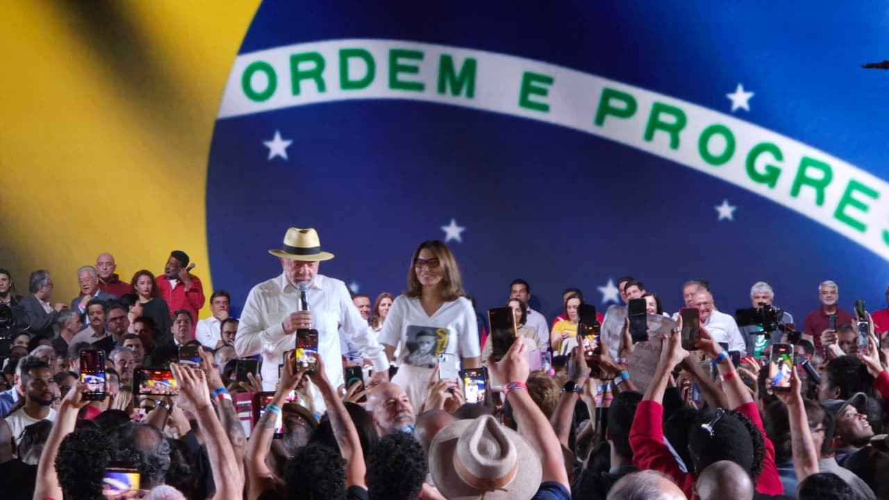 PT lança candidatura de Lula à reeleição